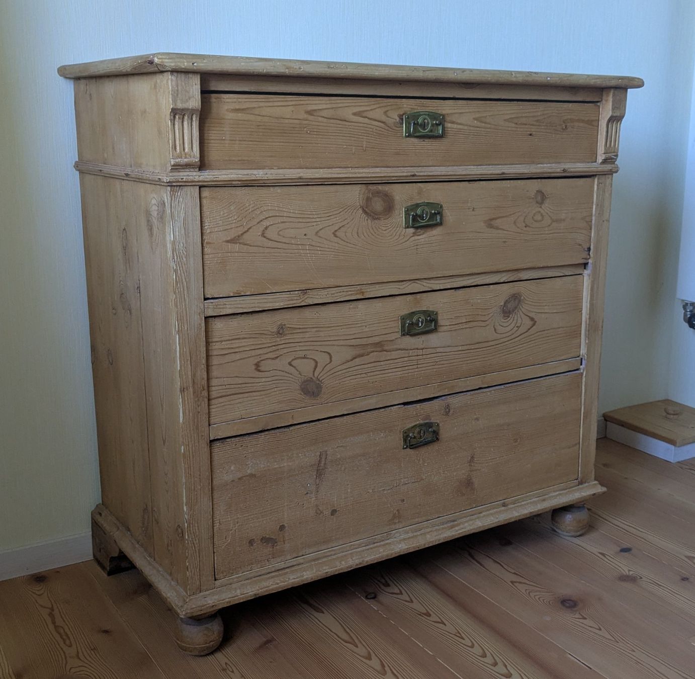 Kommoden: Antike Holzkommode Tanne – Gebraucht aus Giffers von agu25