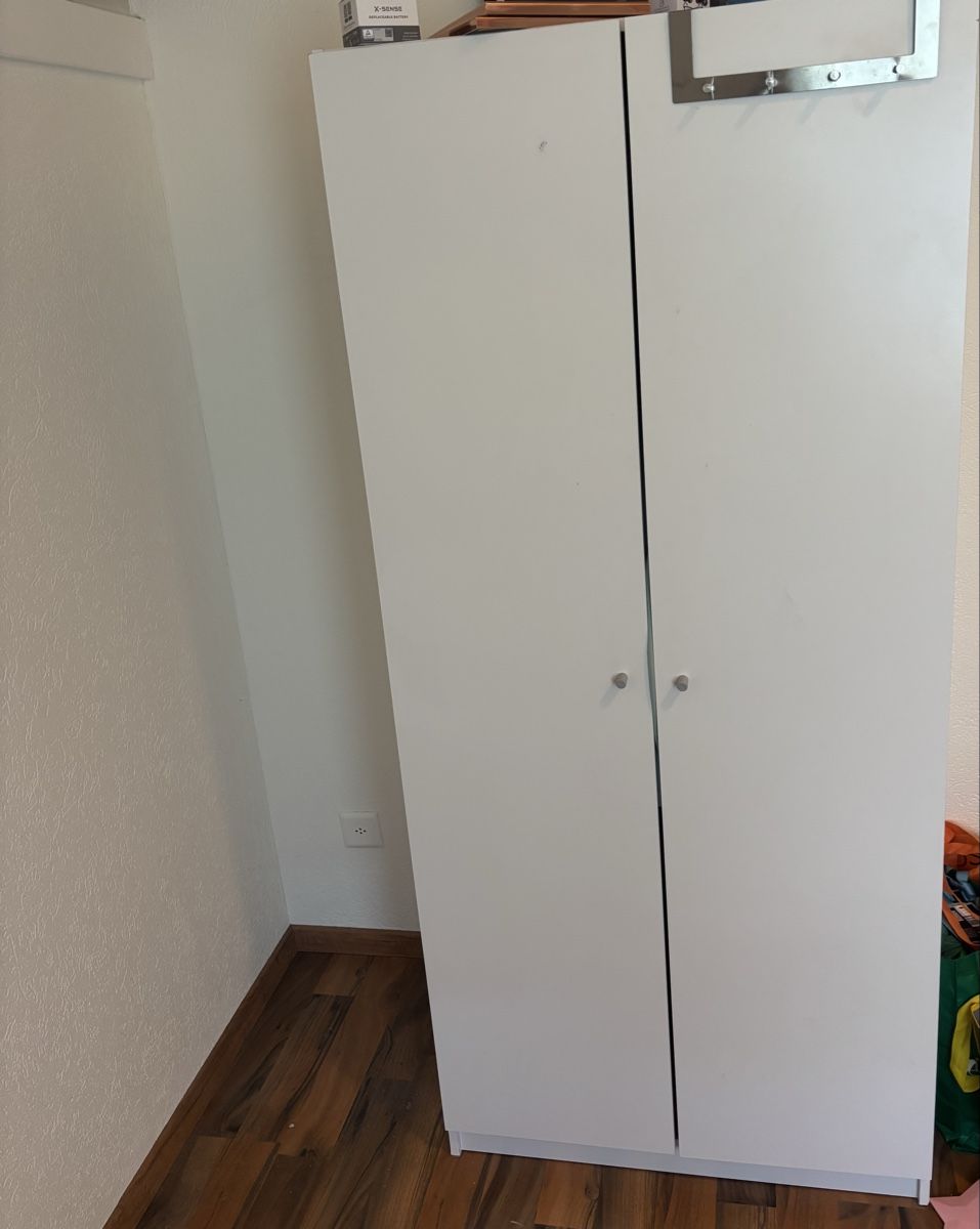 Armadi: Schrank kostenlos – Usato da Oberriet SG venduto da jen_b5ht