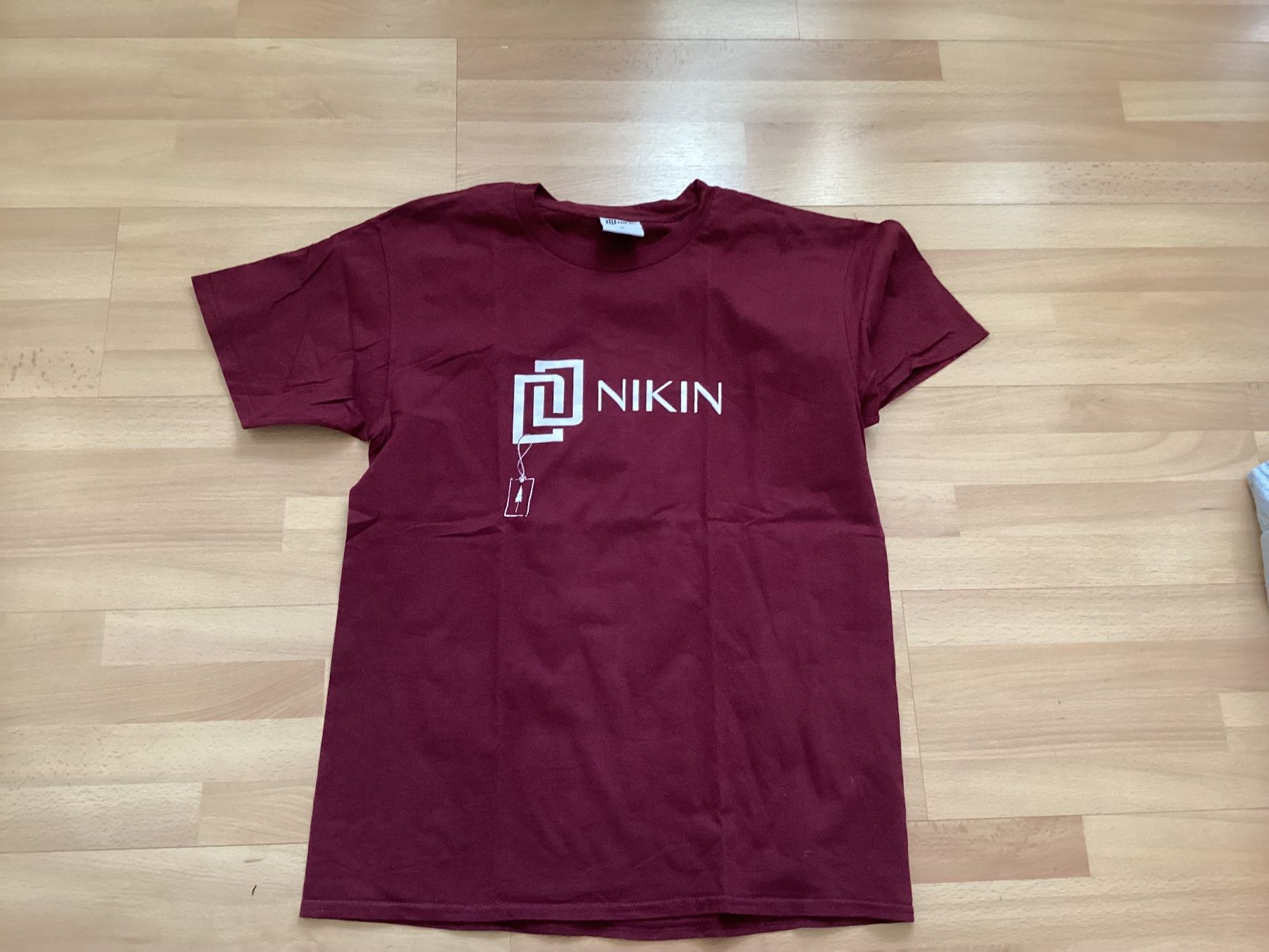 Nikin T-shirt: NIKIN T SHIRT 📦Versand 📦 – Nuovo (secondo la descrizione) da Unterkulm venduto da Lunchen11