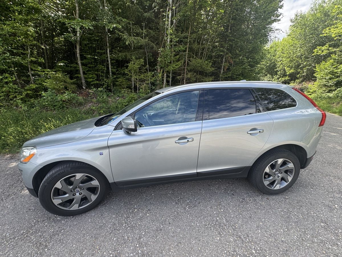 Volvo Automobili: Volvo XC60 D3 AWD Silber - Ocean Race – Usato da Zürich venduto da Jazz4000