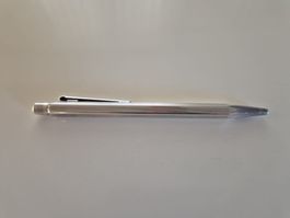 Kugelschreiber Caran d'Ache silberfarben