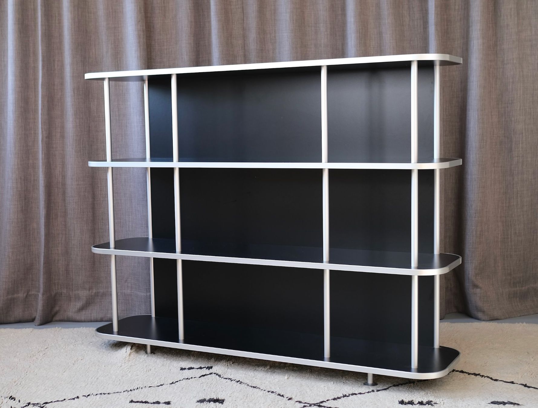 Wogg Scaffali: WOGG 18 Classicboard Sideboard – Usato da Bern venduto da Zmodern_CON 3