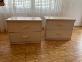2 schöne Nachttische - creme weiss - Holz - robust