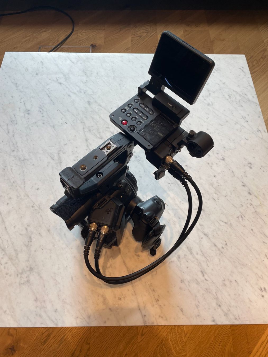 Canon Videocamere: Canon EOS C300 Mark II mit Zubehör – Usato da Zürich venduto da DynamicFrame 1