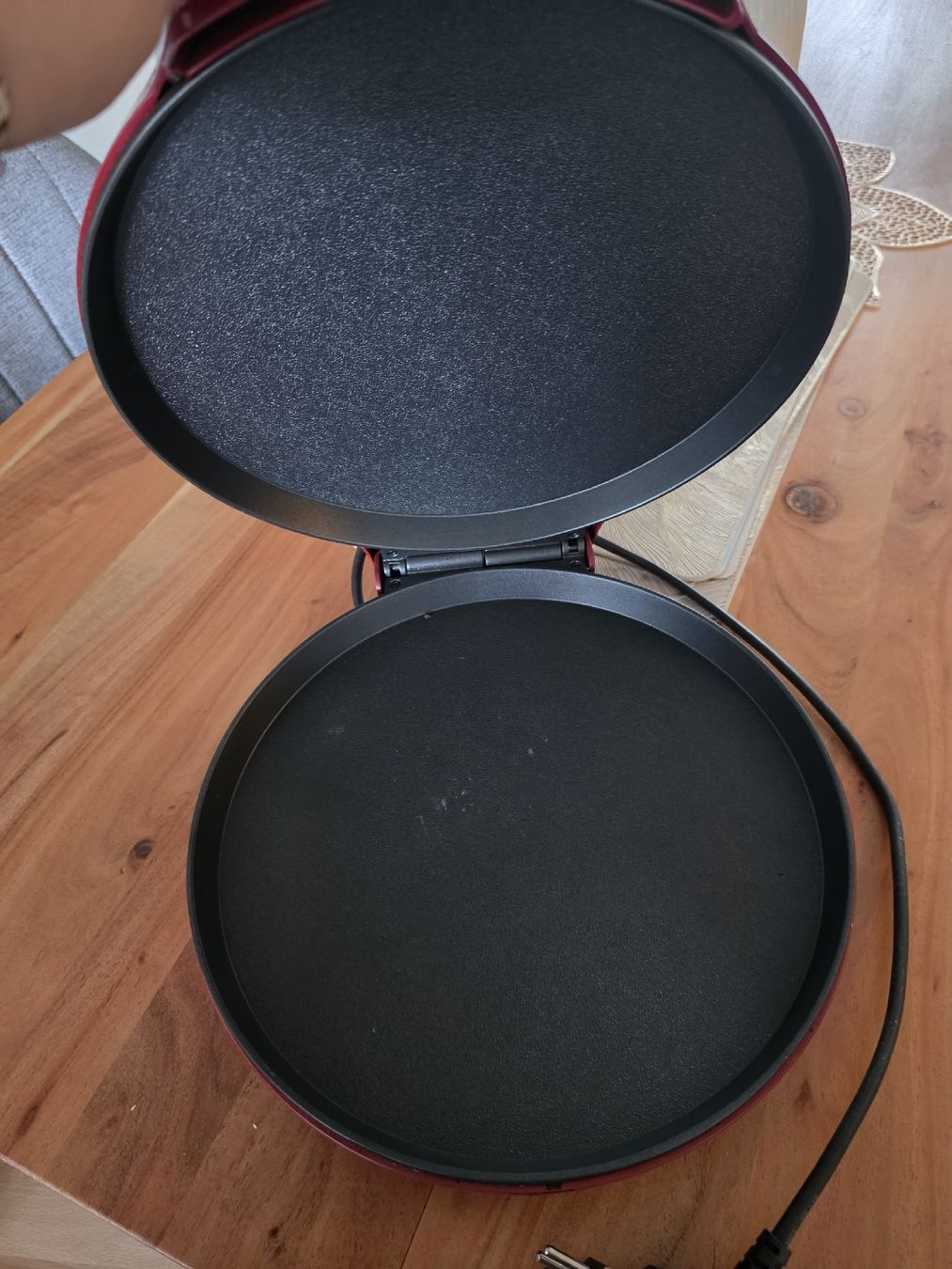 Elettrodomestici da cucina: Domo Crêpe Maker rot gutem Zustand – Usato da Büsserach venduto da Divina86 1