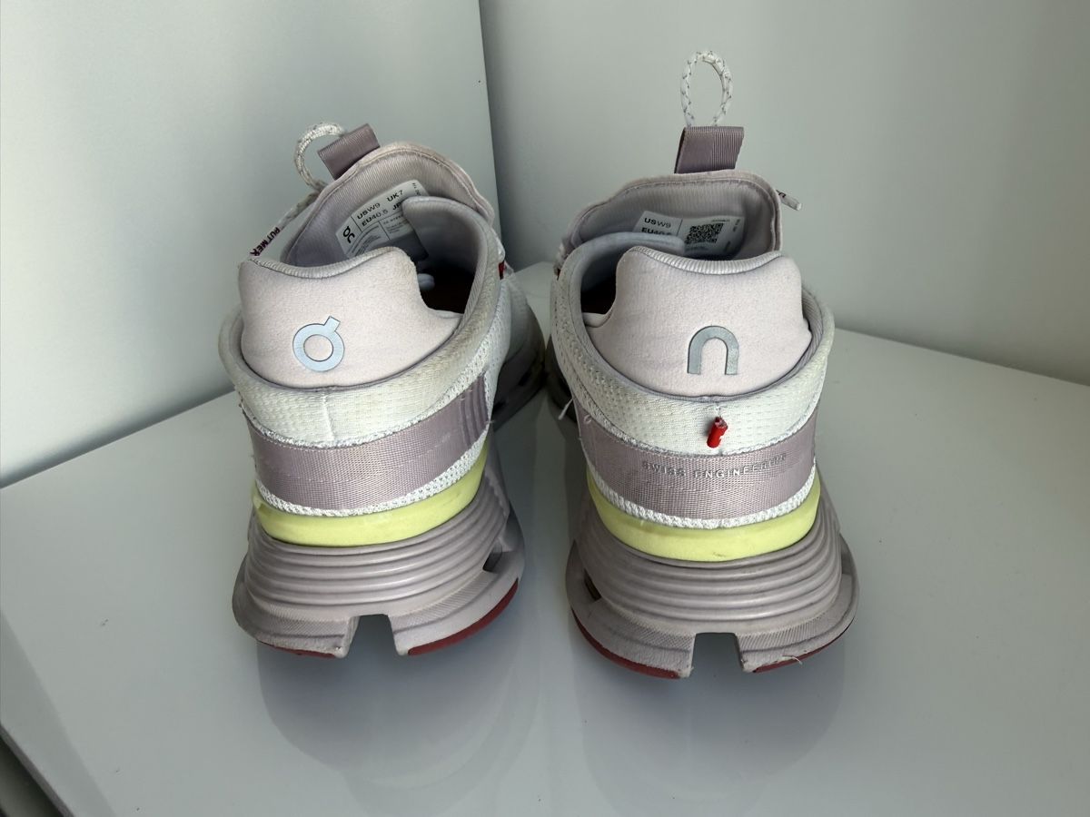 On Damenschuhe: On running Cloudnova 40.5 – Defekt aus Châtelaine von Veradat 3