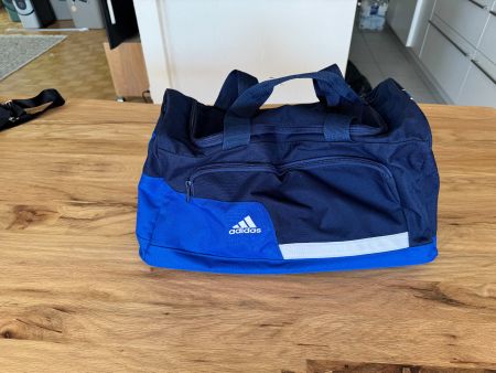 Adidas Sporttasche dunkelblau mit Reflektor guter Zustand