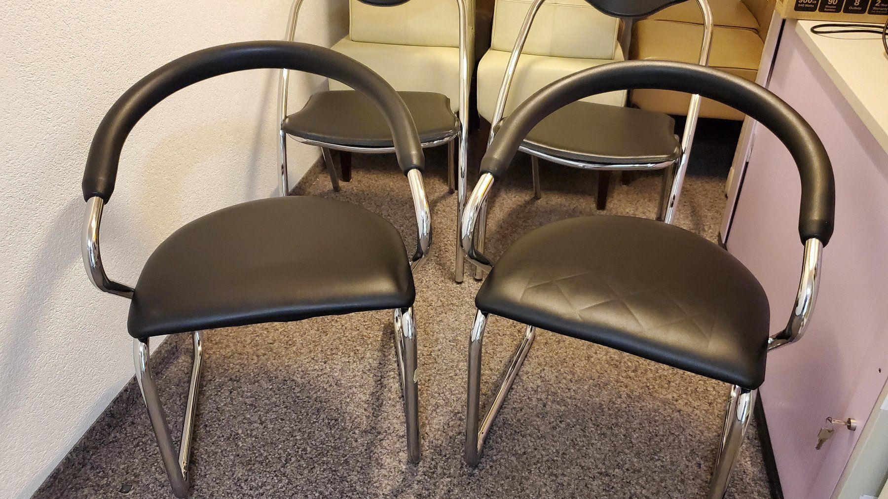Sedie: 2+2 Büro Stühle – Usato da Möhlin venduto da Hofi61