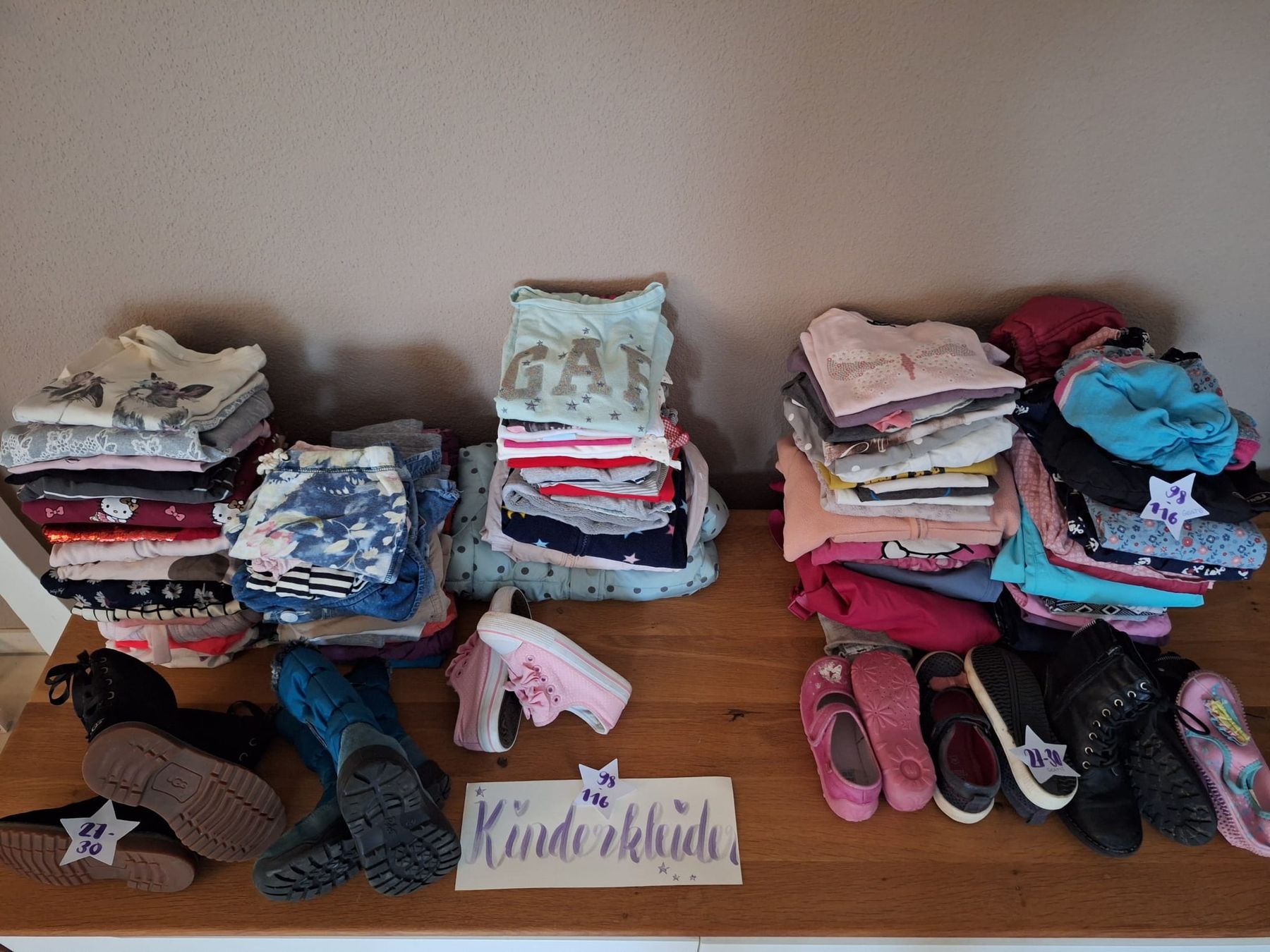 Lotti & Set di vestiti: Kinderkleider Mädchen 98-116 – Nuovo (secondo la descrizione) da Honau venduto da Eltian