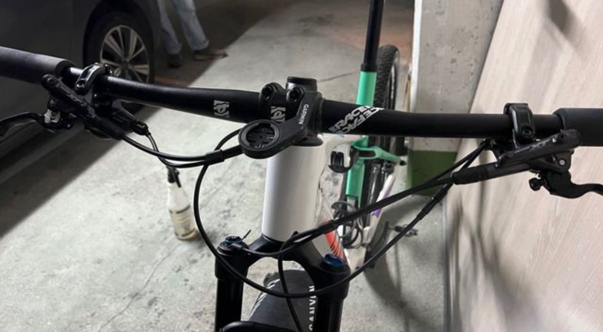 Canyon Biciclette: Canyon Lux World Cup CF7 – Usato da St-Aubin-Sauges venduto da tantome 3