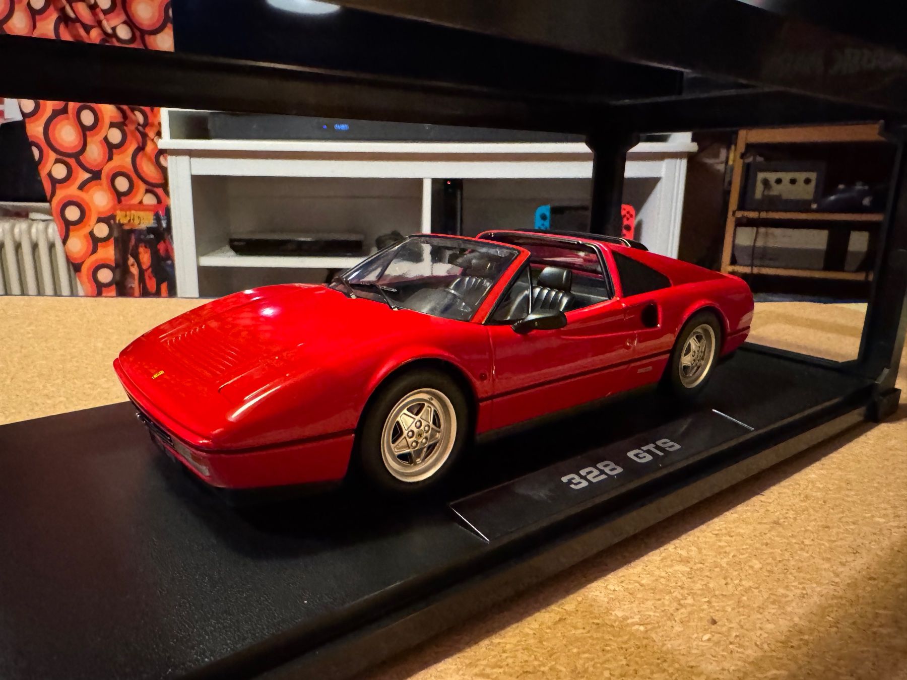 Ferrari Modellini d'auto: Ferrari 328 GTS 1985 1:18 – Nuovo e nell'imballaggio originale da La Russille venduto da Romain5100 2
