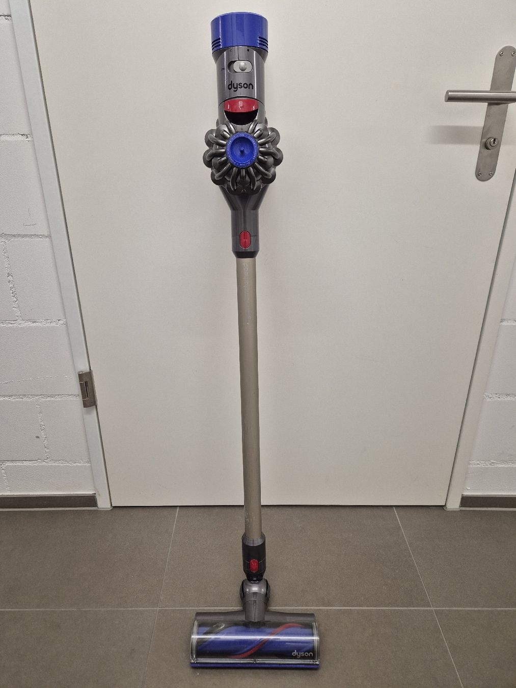 Dyson Aspirateurs & Accessoires: Staubsauger Dyson V8 Motorhead – D'occasion à Emmen par sima93j