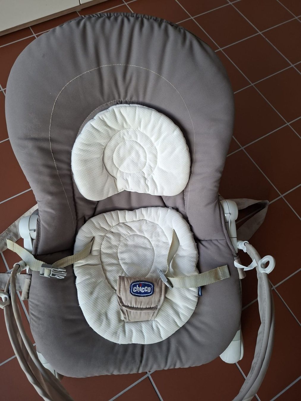 Chicco Sdraiette & Sdraiette a dondolo: Chicco Babywippe mit Spielbügel – Usato da Zürich venduto da Jo.Be.