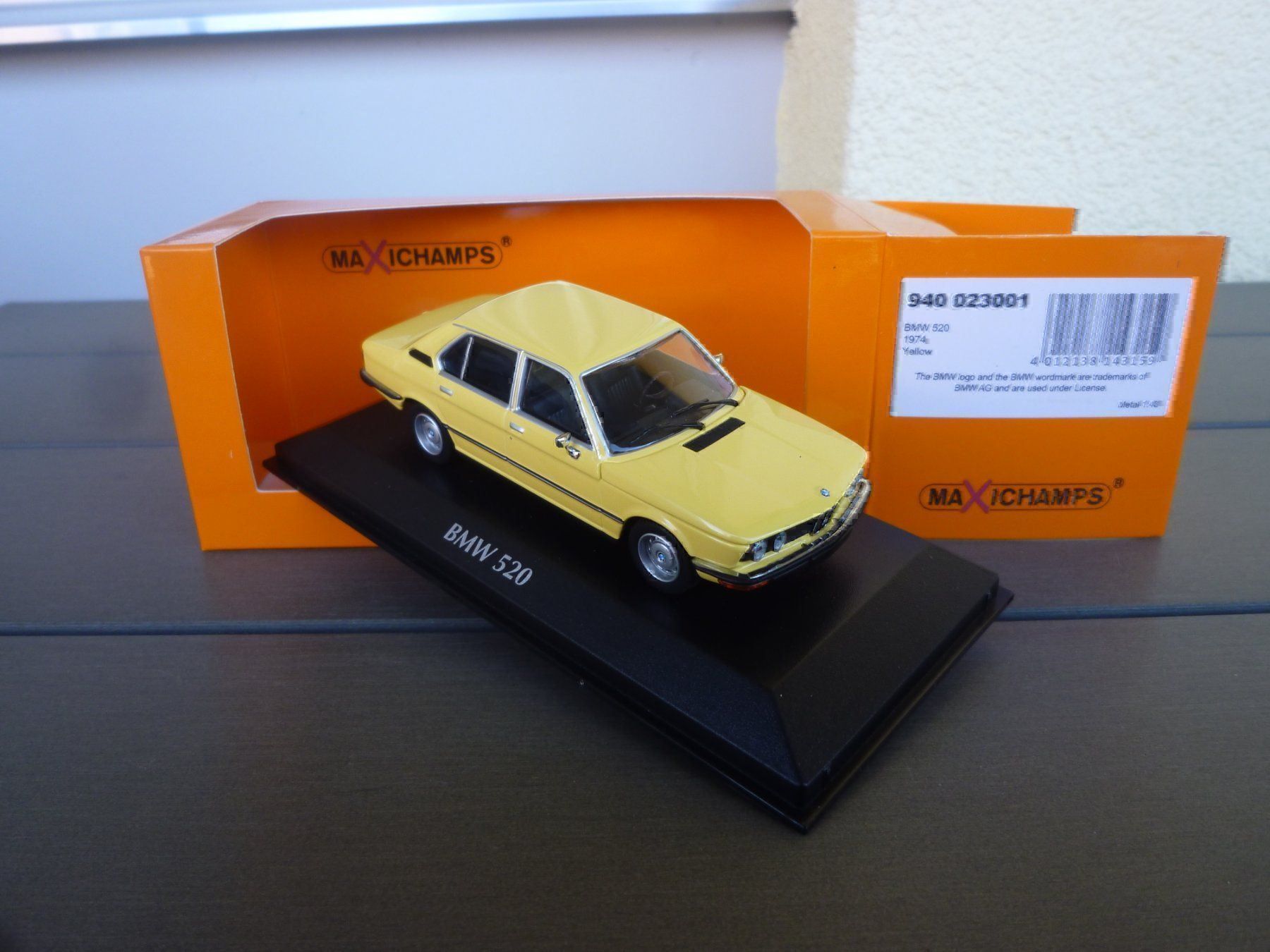 Minichamps Modellini d'auto: BMW 520 (1974) – Nuovo e nell'imballaggio originale da Flawil venduto da Imperiosud