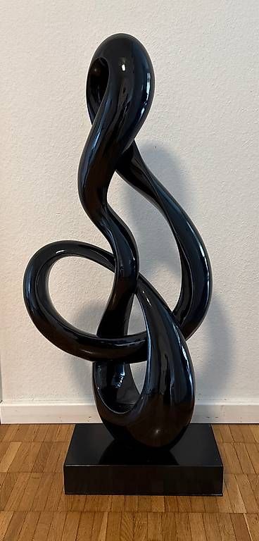 Skulpturen & Statuen: Ineinandergreifende Skulptur Schwarz – Gebraucht aus Reinach BL von Lionseul