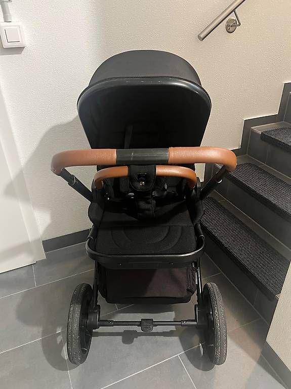 Poussette: Moon Style Kinderwagen – D'occasion à Corminboeuf par Zyna85 1