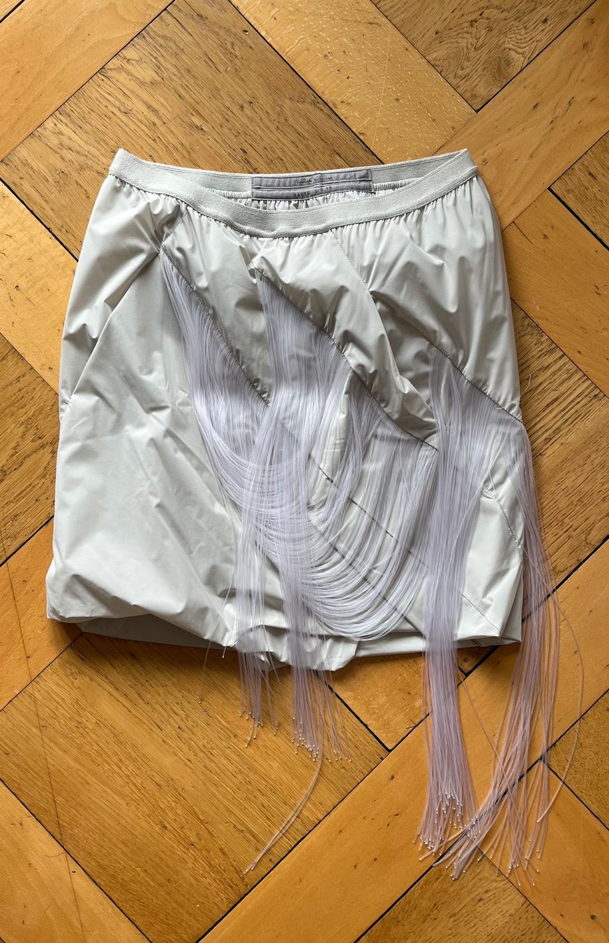Rick Owens Gonne: Rick Owens mini short/jupe avec franges – Nuovo (secondo la descrizione) da Genève venduto da dachaw 1