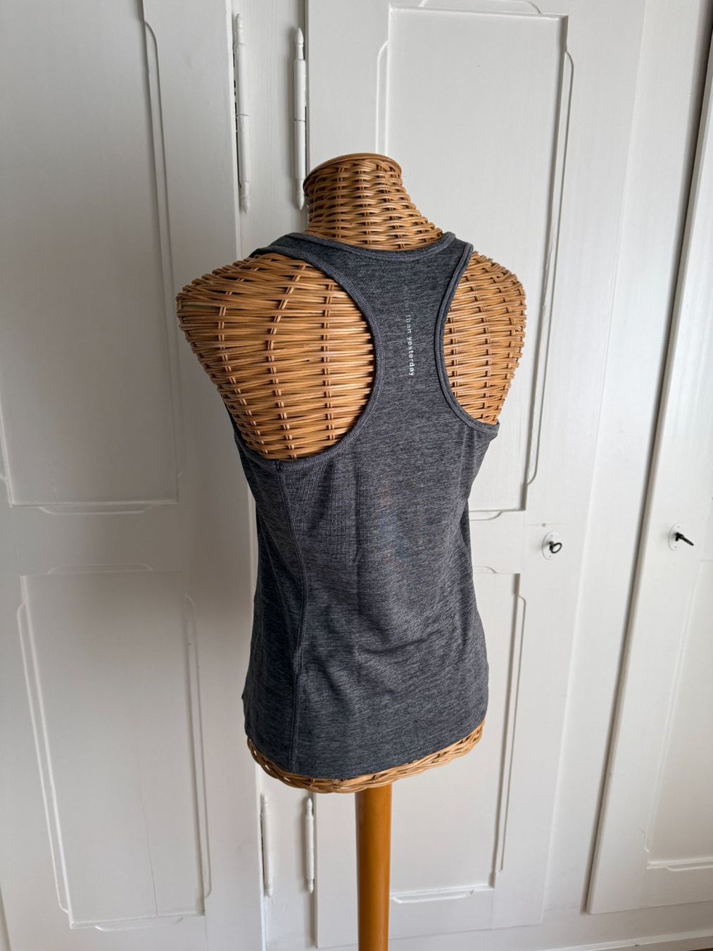 H&M Top: Sport Top dunkelgrau meliert M – Usato da Zürich venduto da Diazaio 2
