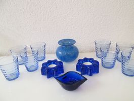 Gläser, Vase....alles in Blau