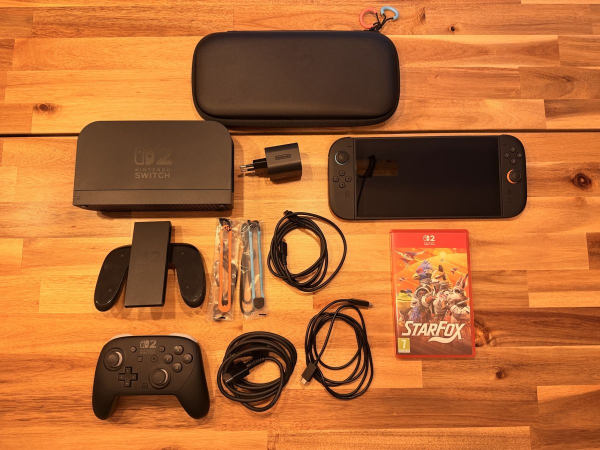 Nintendo Console: Switch 2 inkl. Pro Controller und Star Fox Spiel – Usato da Uster venduto da KingZimmi