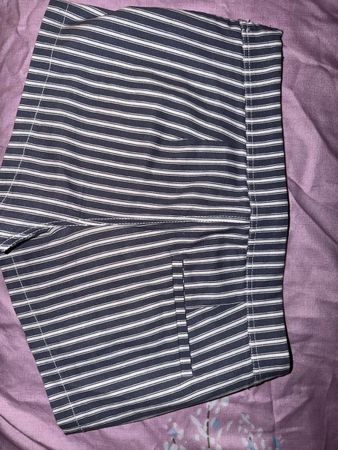 Short femme Bershka rayé bleu et blanc taille 38