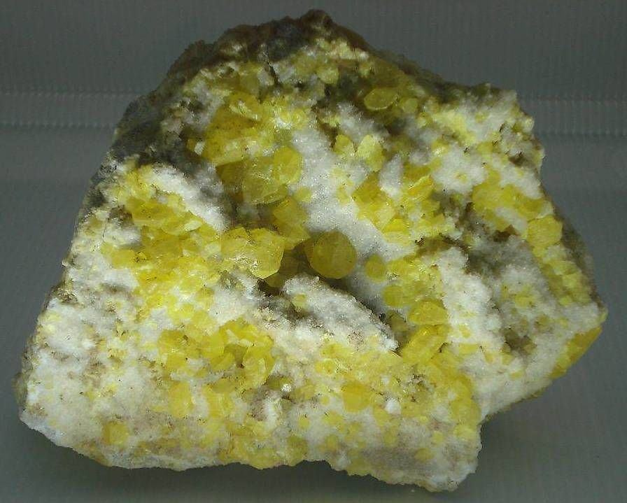 Mineralien & Heilsteine: Schwefel-Kristall-Gruppe auf Calzit – Neu (gemäss Beschreibung) aus Bleienbach von Mineral_Antik57