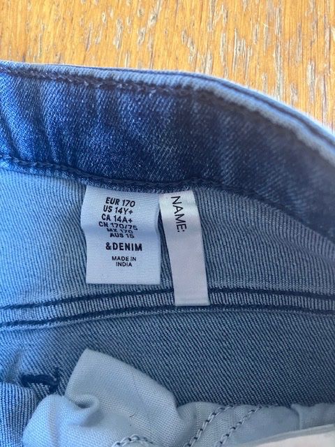 H&M Hosen: Jeans-Shorts Mädchen (Gr. 170) – Gebraucht aus Aathal-Seegräben von daso03 2