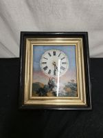 Antike Wanduhr, Glasbild mit Berglandschaft, defekt