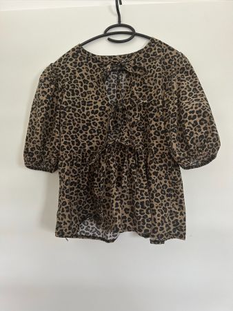Fast *NEU* - zauberhafte Leo-Bluse von MEET ME THERE