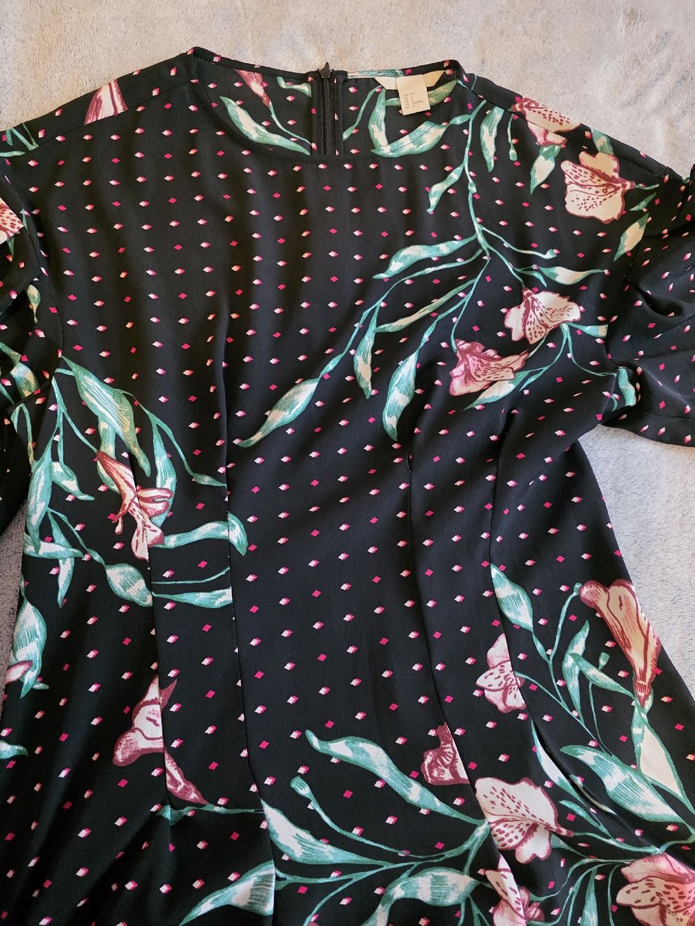 H&M Vestiti: H&M Midikleid, Blumenmuster, Gr.S – Usato da St Gallen venduto da vir_5kgt 3