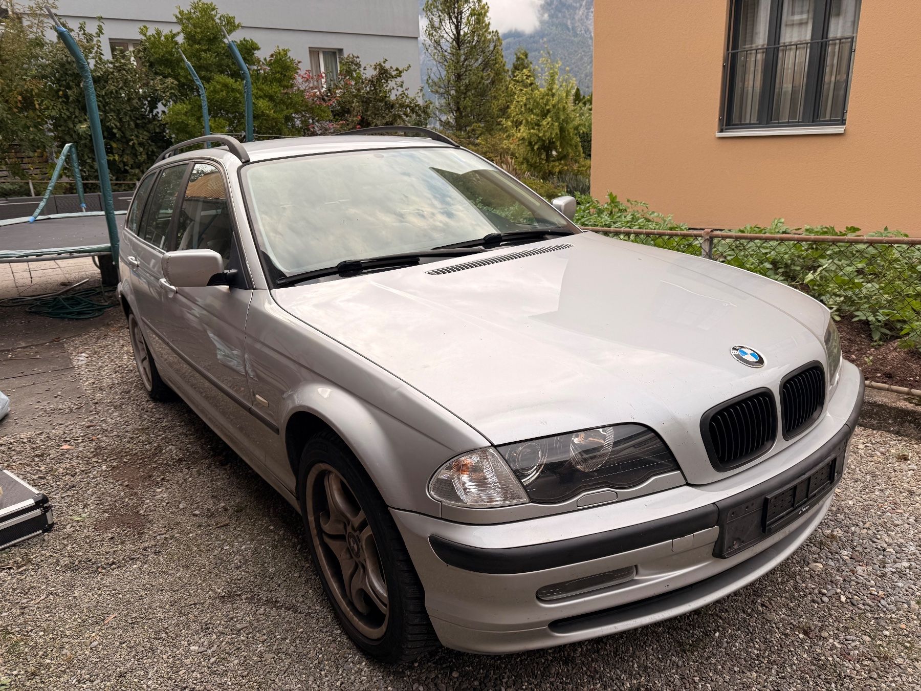 BMW Autos: BMW e46 330xd Touring – D'occasion à Unterterzen par Diamond1987