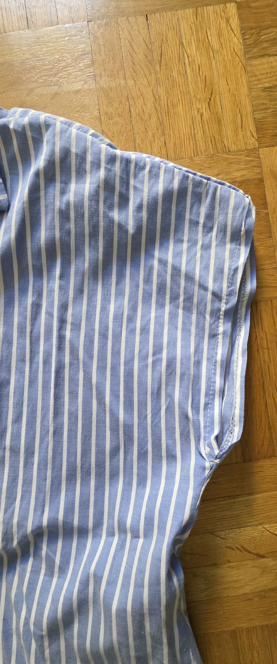 Camicette: Chemise élégante manches courtes taille unique – Usato da Yverdon-les-Bains venduto da van_dq65 6