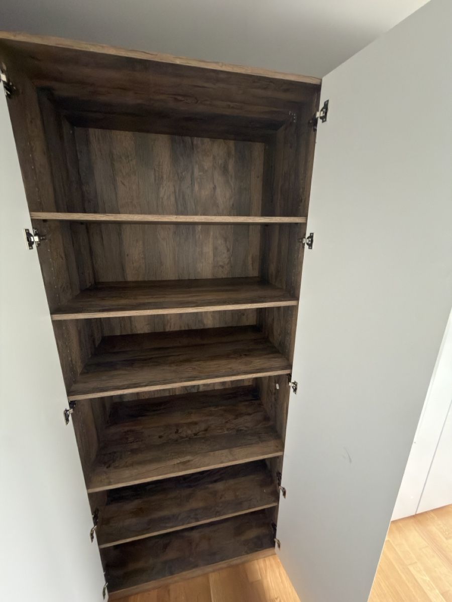 Armadi: Kleiderschrank weiss mit Holzdekor – Usato da Leibstadt venduto da Maki724 2
