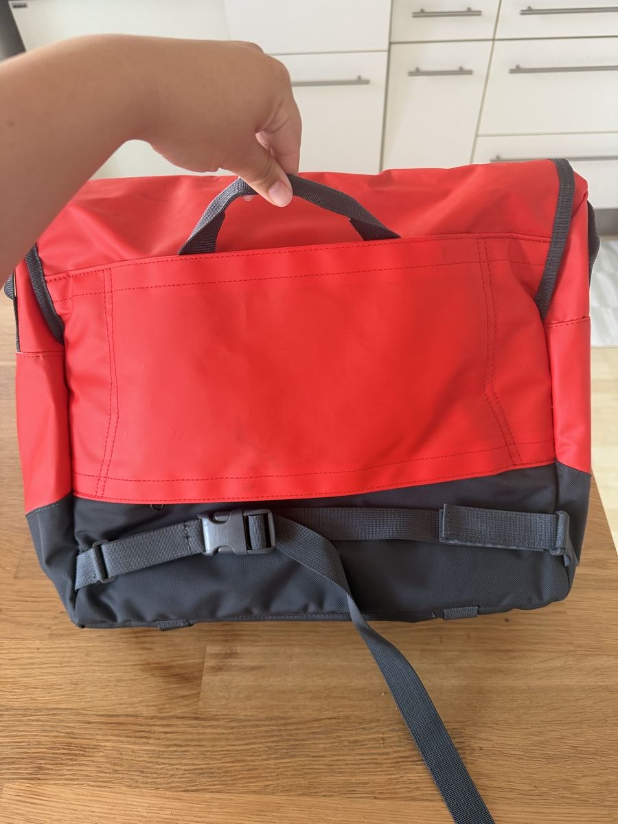 North Face Sacs à dos: The North Face Base Camp Messenger Bag – D'occasion à Zürich par Lorena.rgg 3