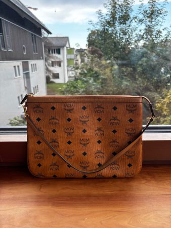 MCM Pochette Cognac – neuwertig