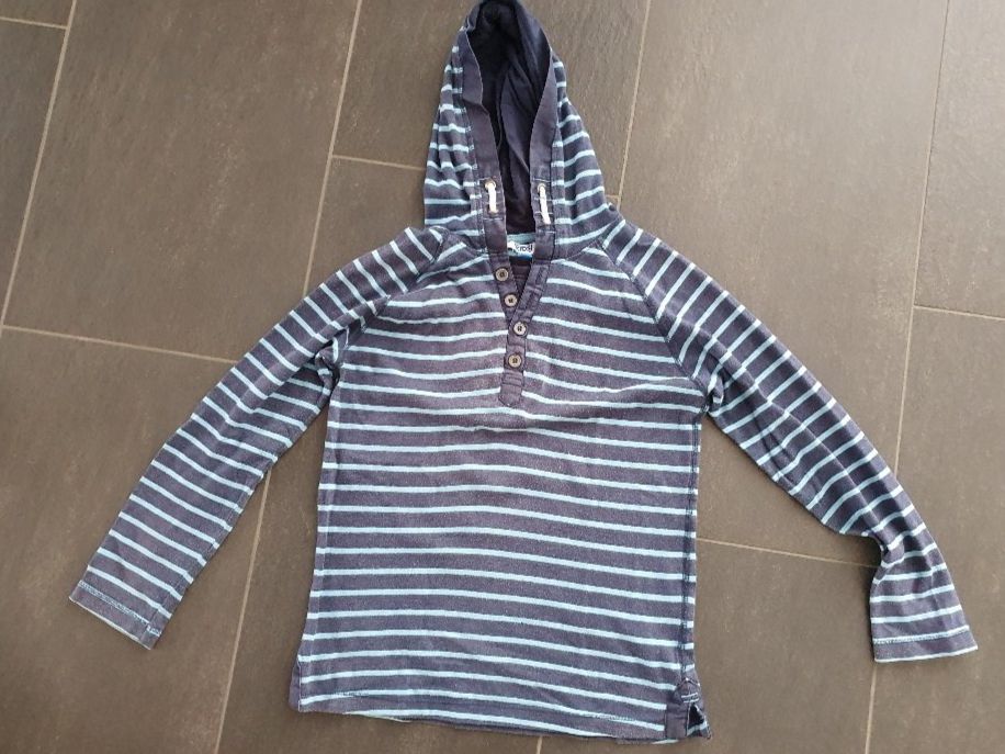 Pulls et sweat-shirts: Pullover Gr. 134 – D'occasion à Oberegg par Roberto24