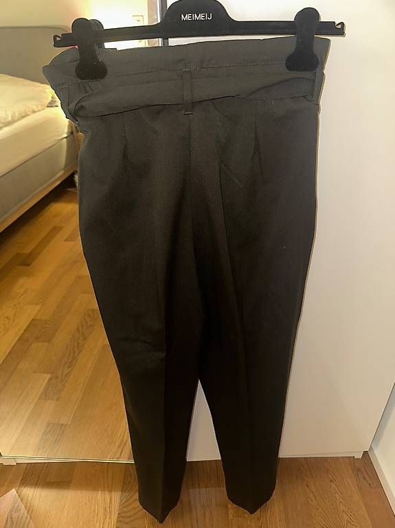 Pantaloni: Feine grüne Stoffhose Grösse 38 – Usato da Zürich venduto da bit_kjw5 2