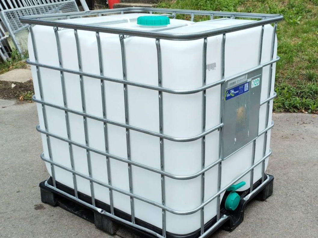 Abbeveratoi e trogoli: IBC Container 1000l Lebensmittel – Usato da Burgdorf venduto da .LS. 2