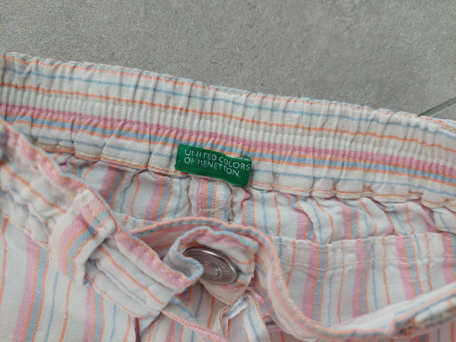 Benetton Pantaloni: Sommerhose von Benetton ca. Grösse 80 – Usato da Wiesendangen venduto da troawus 1
