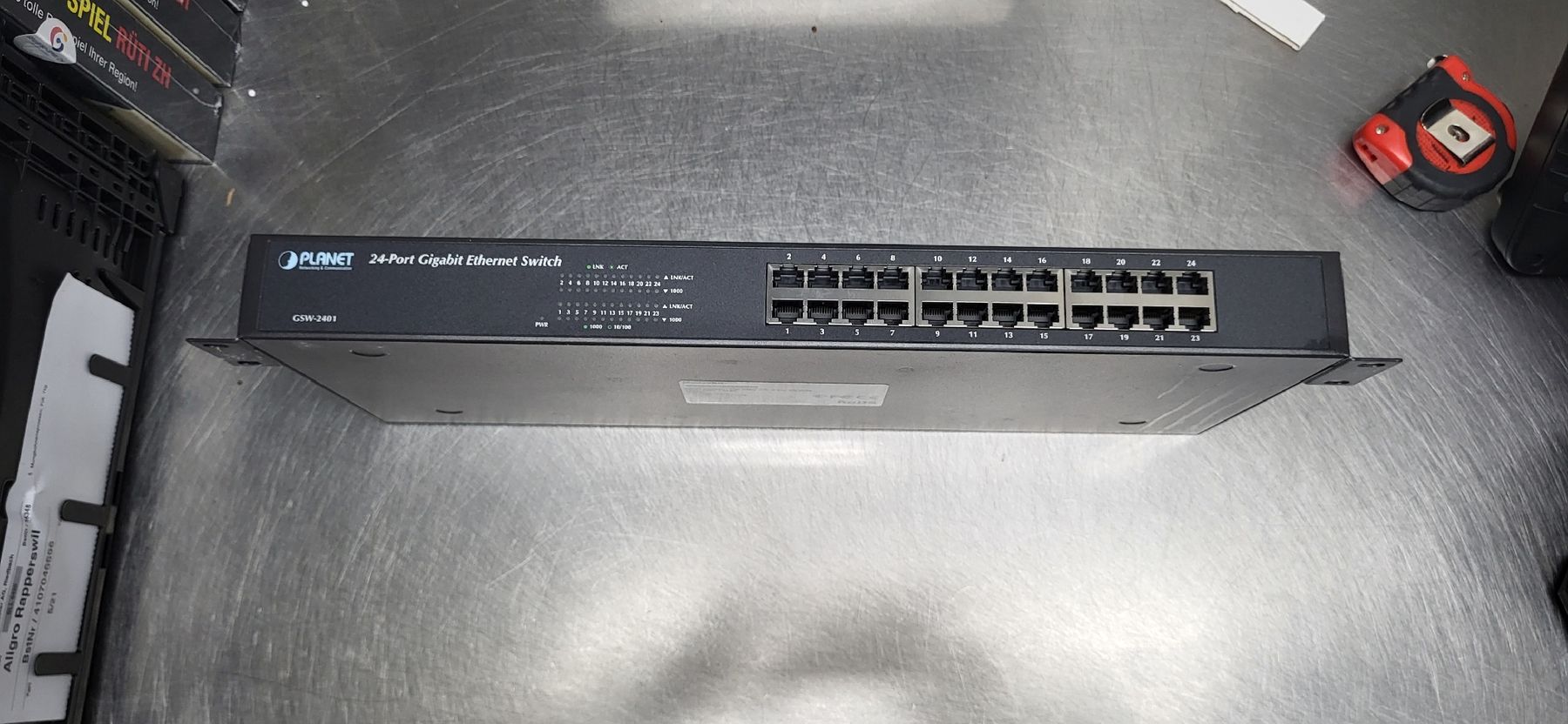 Hubs & Switches: PLANET 24 Port Gigabit Ethernet Switch – D'occasion à Rüti ZH par Isa8630 1
