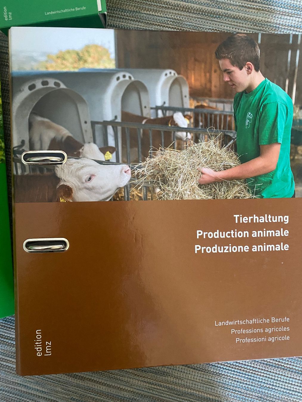 Bücher: Tierhaltung 1 + 2, Landwirtschaftliche Berufe – Gebraucht aus Luzern von unt_5d7b 1