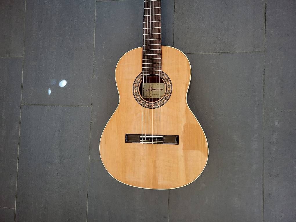 Strumenti musicali: A vendre guitare classique Almansa – Usato da Saillon venduto da sva_php7 3