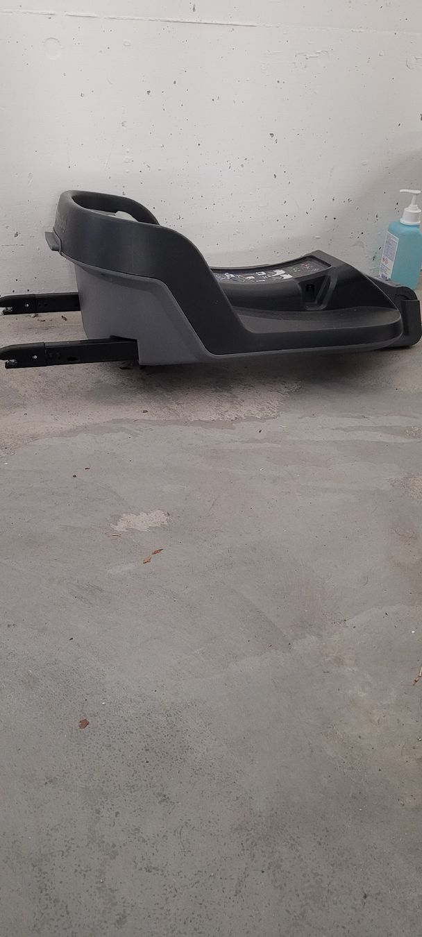 UPPAbaby Auto-Kindersitze: UPPAbaby MESA Babyschale inkl. ISOFIX-Basis – Gebraucht aus Gebenstorf von bro_jq5t 3