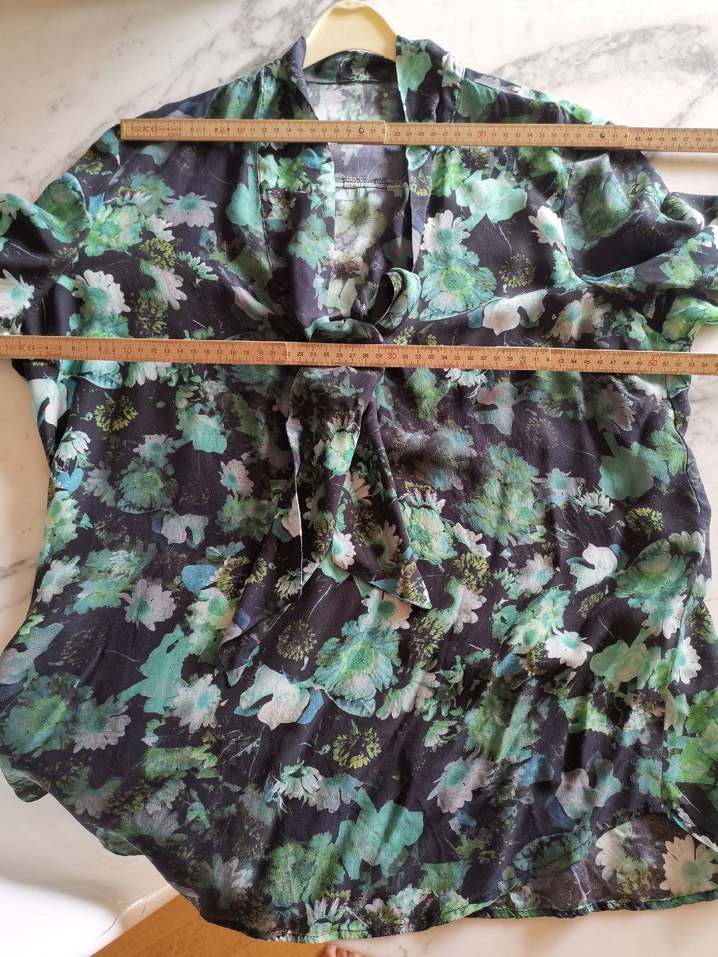 Tuniken: Florale Seidenbluse  – Gebraucht aus Uerikon von pink_flamingo 3