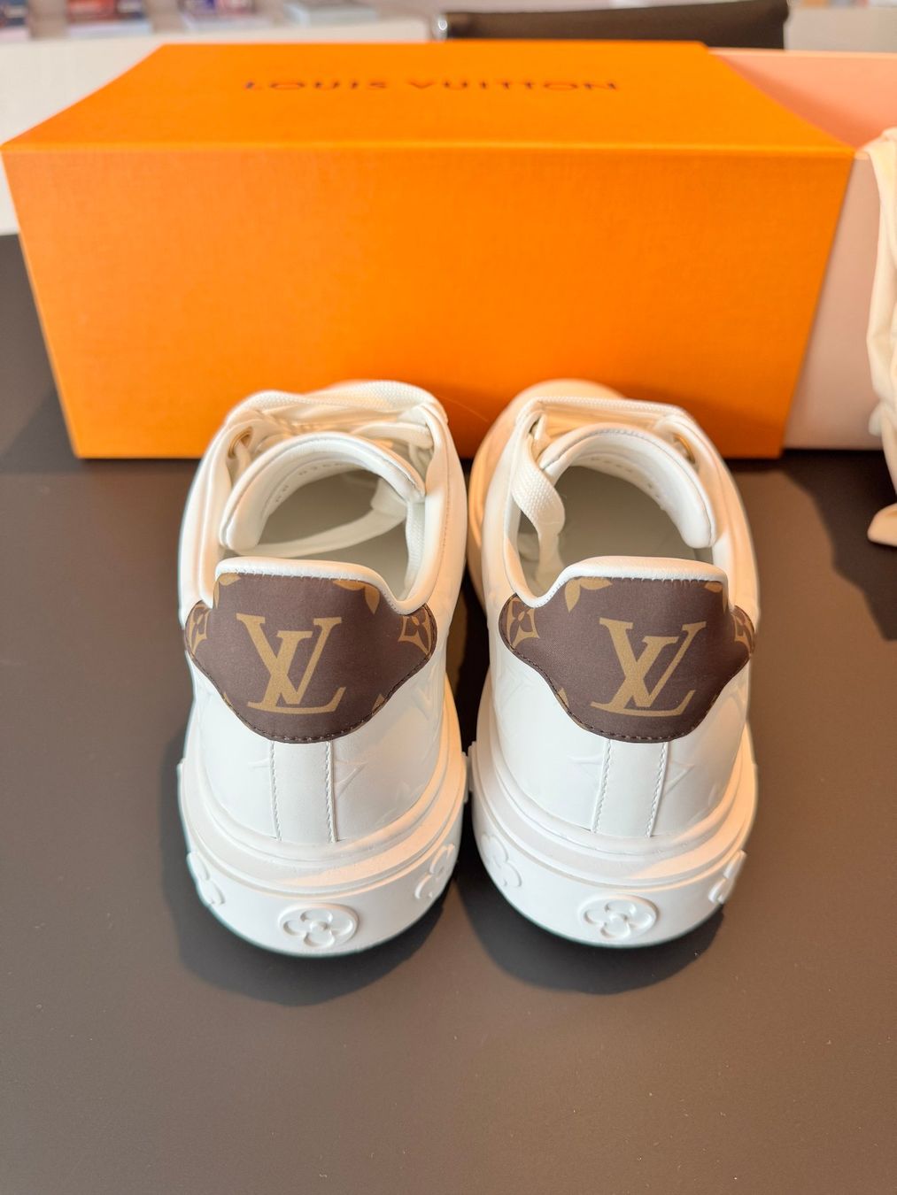 Louis Vuitton Scarpe da donna: Louis Vuitton - Time Out Sneaker Damen - Grösse 37 – Nuovo (secondo la descrizione) da Winterthur venduto da Thorben 4
