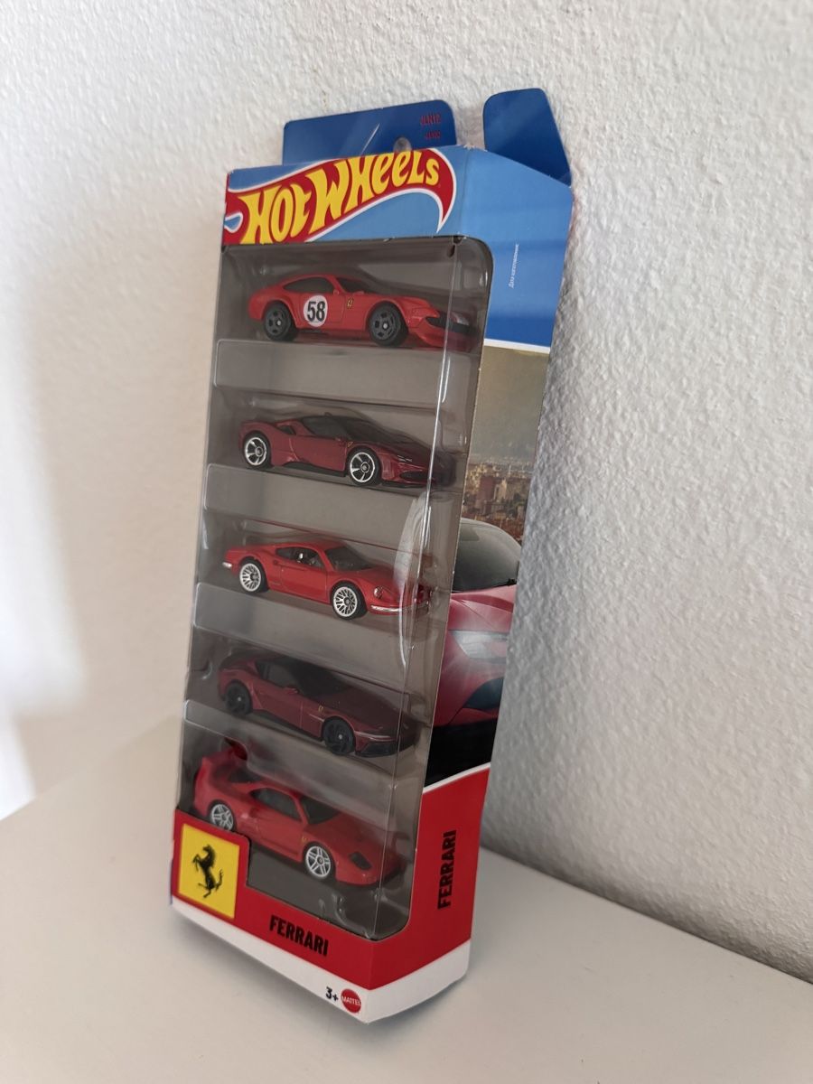 Hot Wheels Modellini d'auto: Hot Wheels Ferrari Set 5er Pack 2026 – Nuovo e nell'imballaggio originale da Oberhasli venduto da digital-capture 1