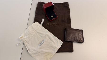 Perlenschmuck 750 Gold, mit Gucci & Boss Portemonnai