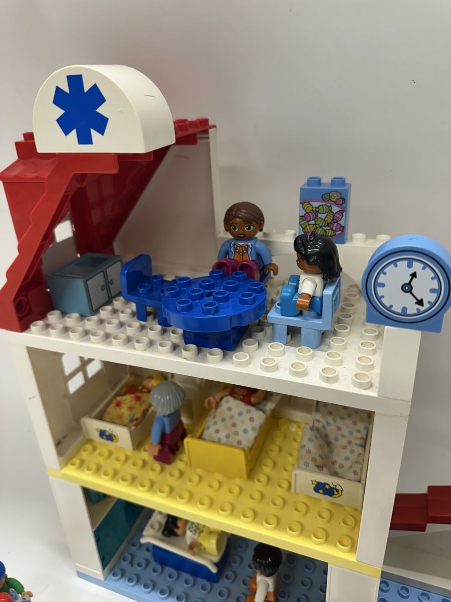 Jouets: Duplo_ Krankenhaus – D'occasion à Birmenstorf AG par MrsMela 1