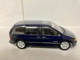 Chrysler /Plymouth Voyager '96 Maisto 1-24 Spiegel re. 206