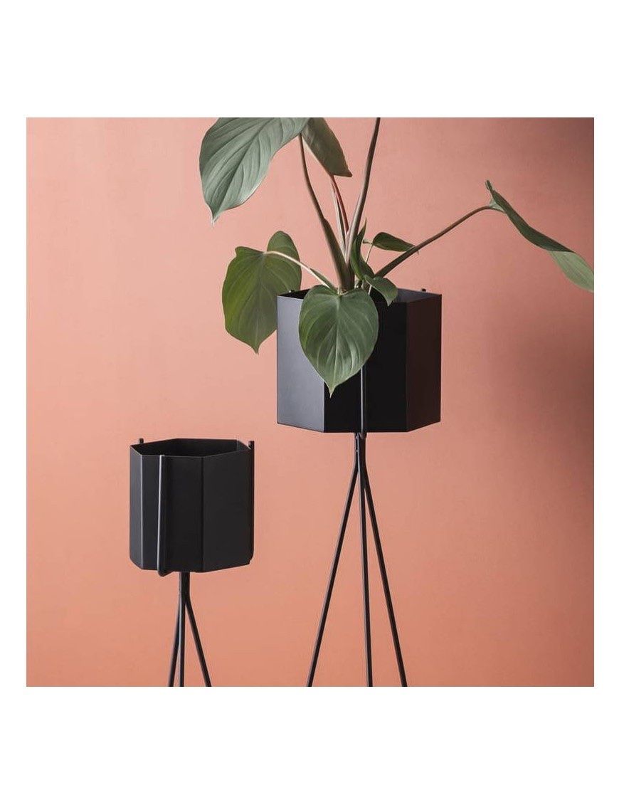 Ferm living Vasi per fiori: Ferm Living Hexagonal Pot inkl Plant Stand – Usato da Zürich venduto da k4zh 9